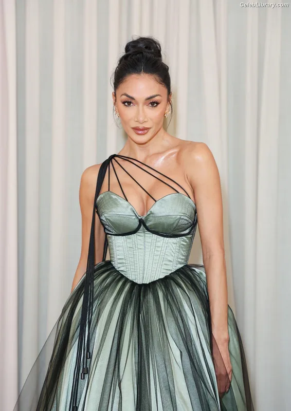 Nicole Scherzinger photo 21 of 1187