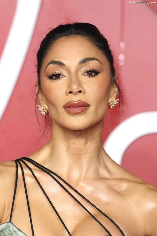 Nicole Scherzinger photo 2 of 1187