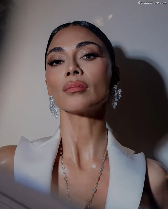 Nicole Scherzinger photo 22 of 1187