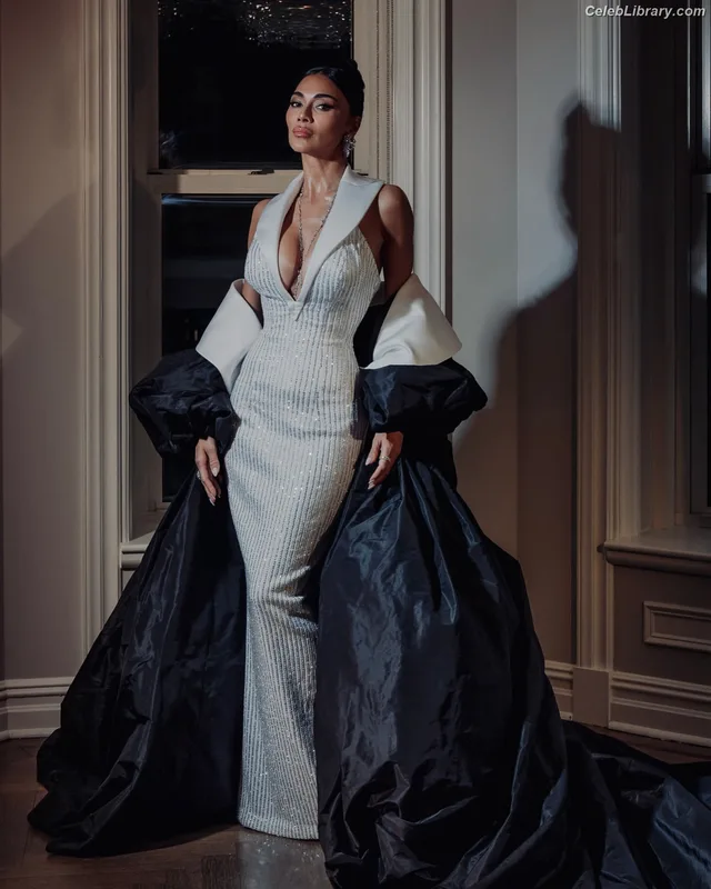 Nicole Scherzinger photo 23 of 1187