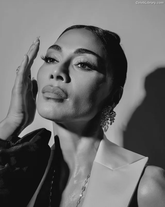 Nicole Scherzinger photo 1 of 1187