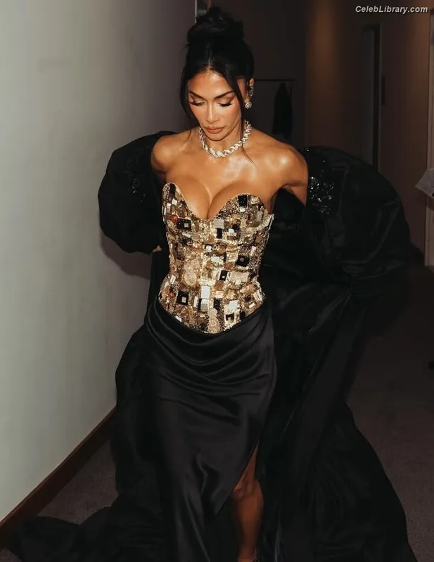 Nicole Scherzinger photo 1 of 1187