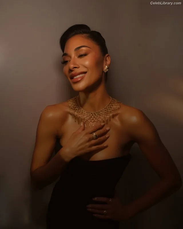 Nicole Scherzinger photo 21 of 1187