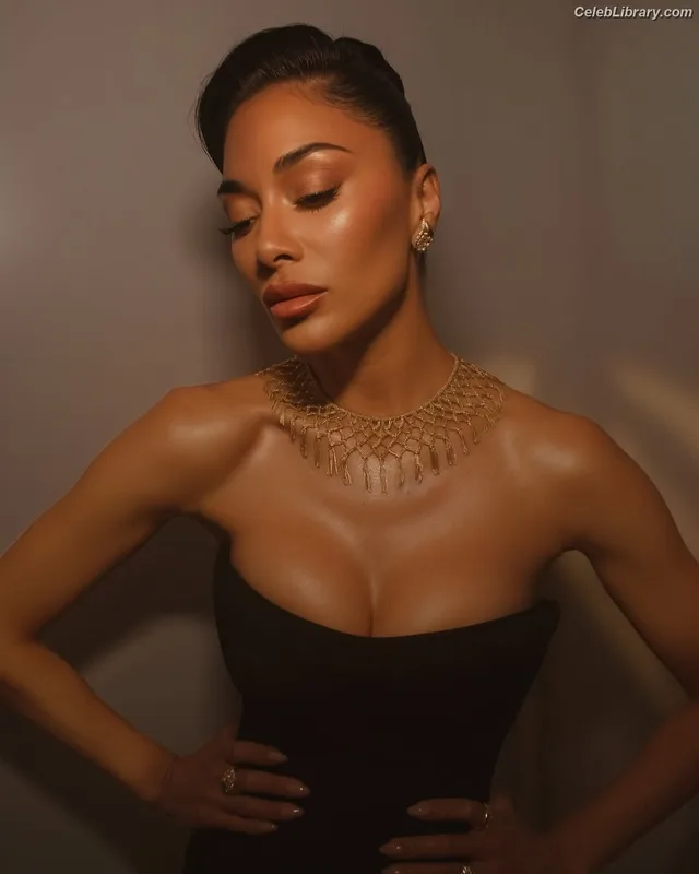 Nicole Scherzinger photo 22 of 1187