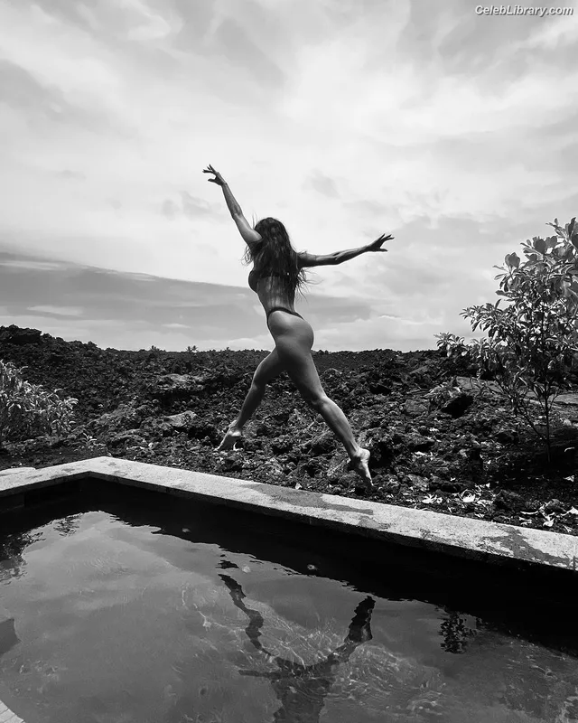 Nicole Scherzinger photo 2 of 1187
