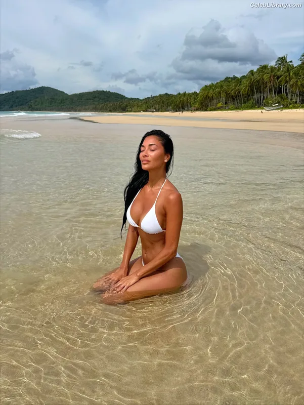 Nicole Scherzinger photo 14 of 1187