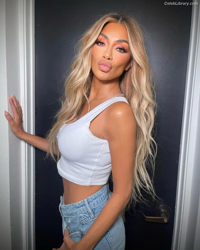 Nicole Scherzinger photo 4 of 1187