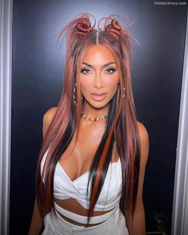 Nicole Scherzinger photo 22 of 1187
