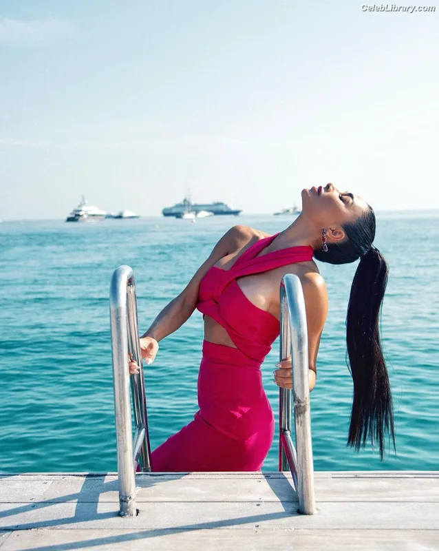 Nicole Scherzinger photo 3 of 1187