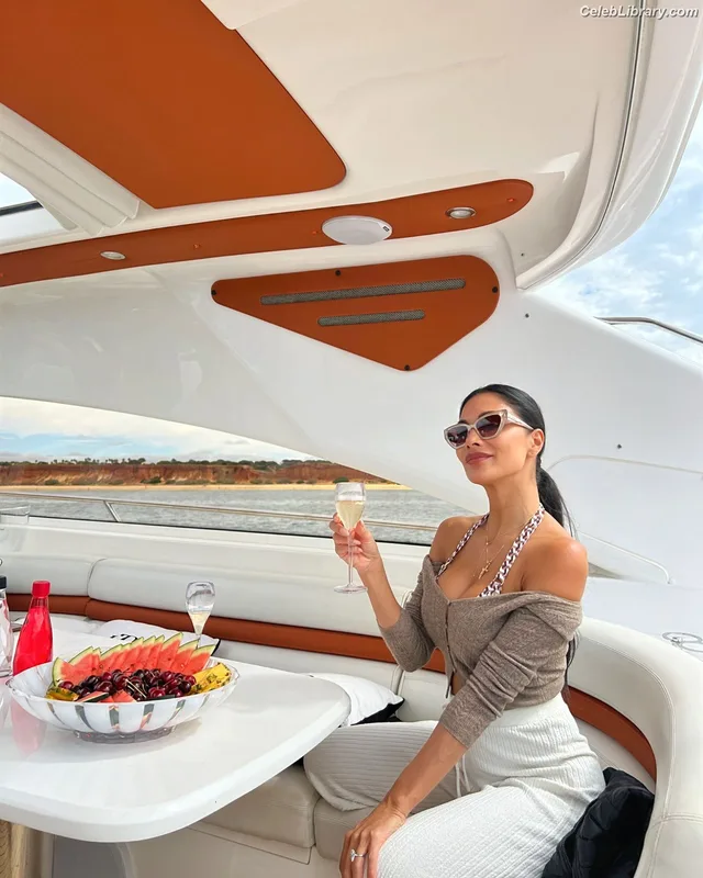 Nicole Scherzinger photo 13 of 1187