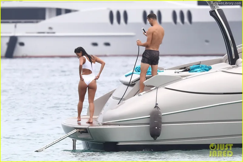 Nicole Scherzinger photo 4 of 1187