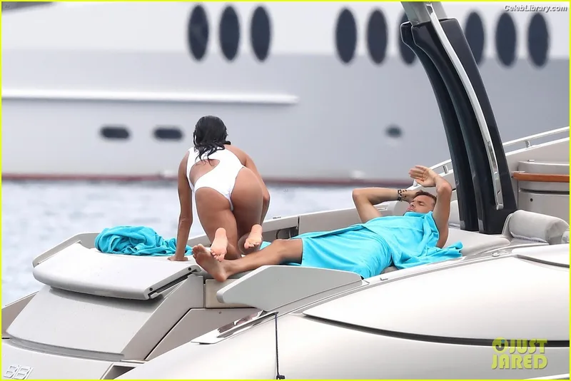 Nicole Scherzinger photo 11 of 1187