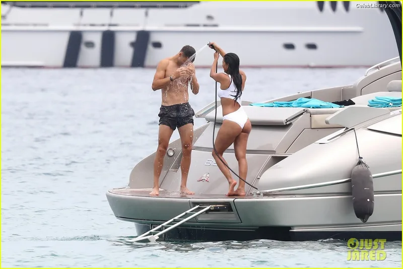 Nicole Scherzinger photo 14 of 1187