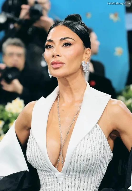 Nicole Scherzinger photo 22 of 1187