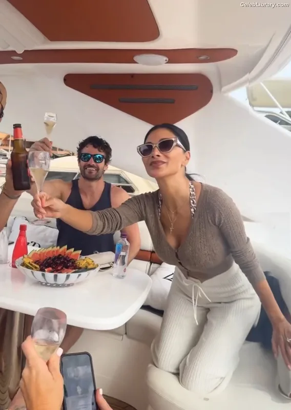Nicole Scherzinger photo 14 of 1187