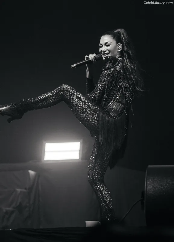 Nicole Scherzinger photo 7 of 1187