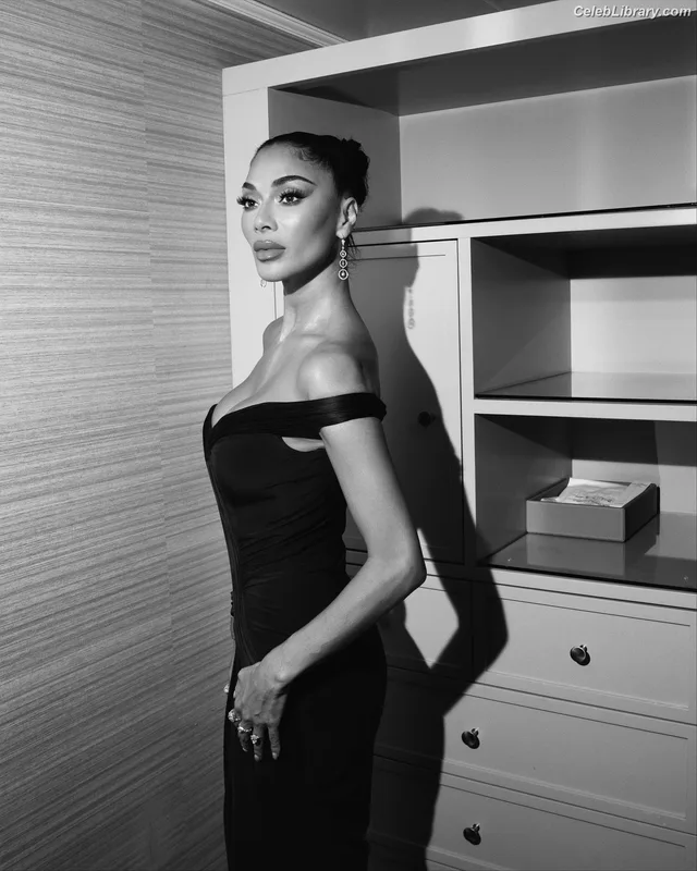Nicole Scherzinger photo 18 of 1187