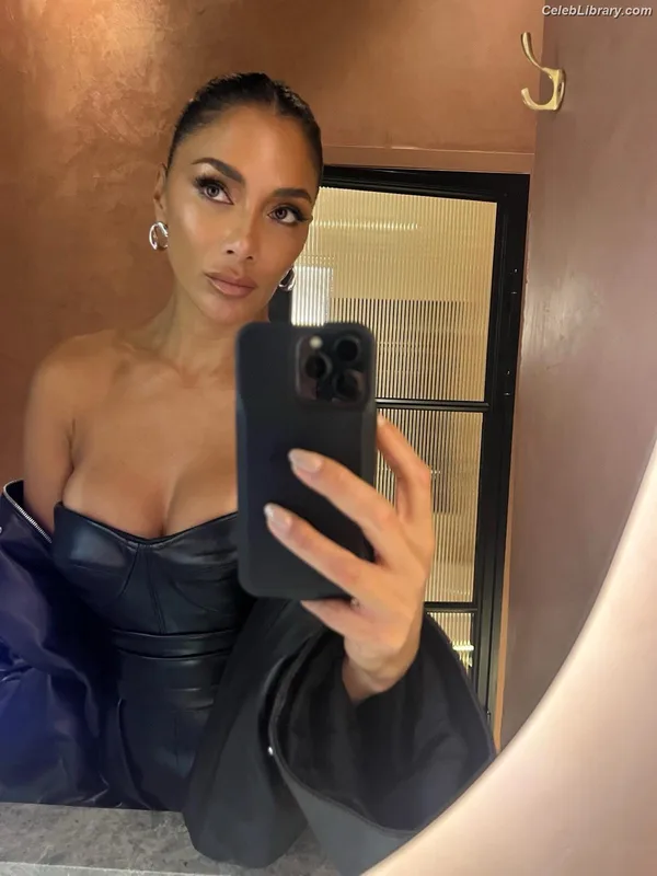 Nicole Scherzinger photo 18 of 1187