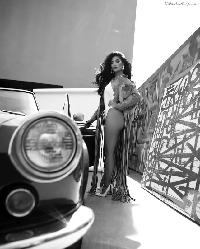 Nicole Scherzinger photo 2 of 1187