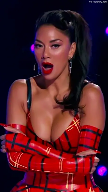 Nicole Scherzinger photo 24 of 1187