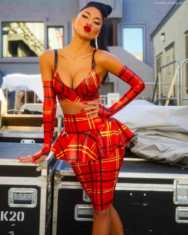 Nicole Scherzinger photo 6 of 1187