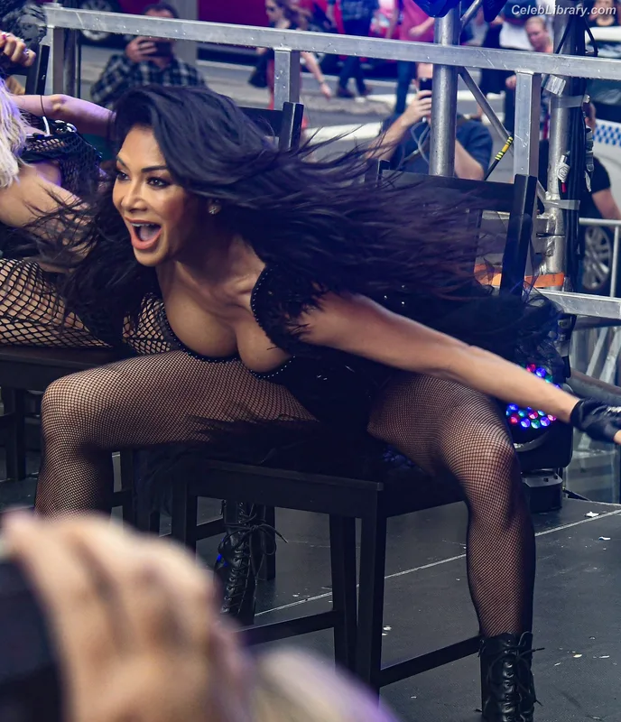 Nicole Scherzinger photo 12 of 1187