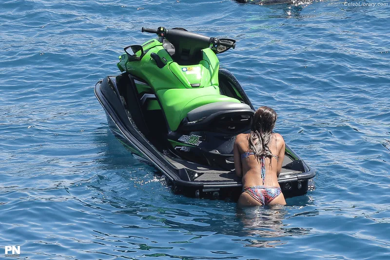 Nicole Scherzinger photo 18 of 1187