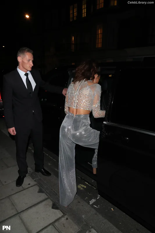 Nicole Scherzinger photo 1 of 1187