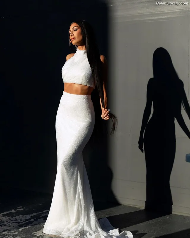 Nicole Scherzinger photo 16 of 1187