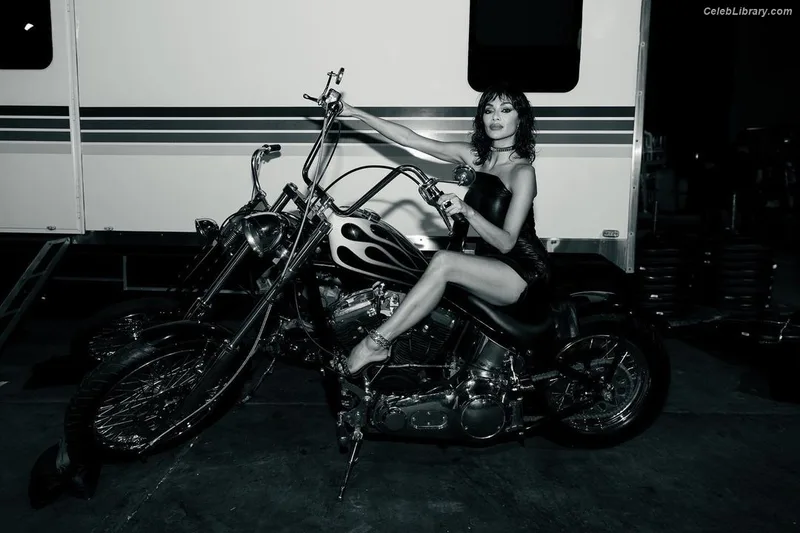 Nicole Scherzinger photo 22 of 1187