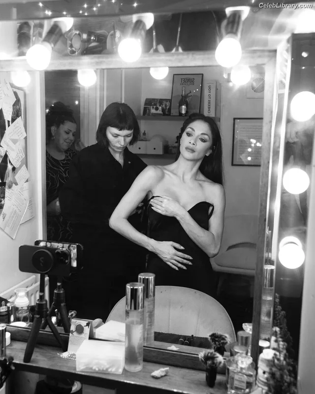 Nicole Scherzinger photo 24 of 1187
