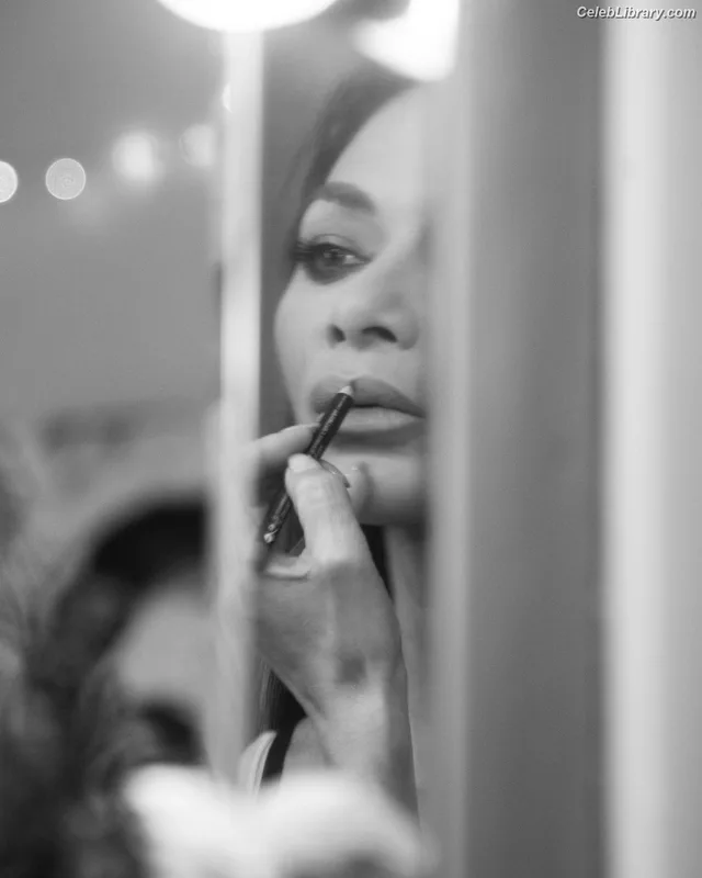 Nicole Scherzinger photo 1 of 1187