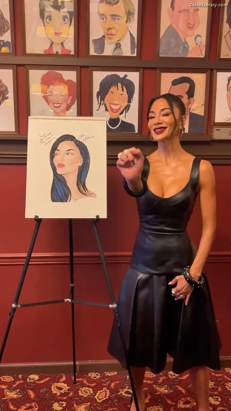 Nicole Scherzinger photo 1 of 1187