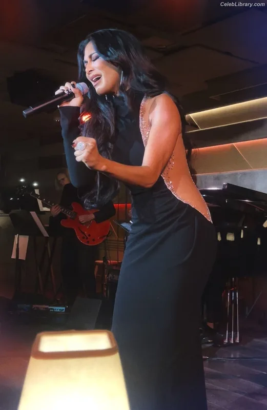 Nicole Scherzinger photo 15 of 1187