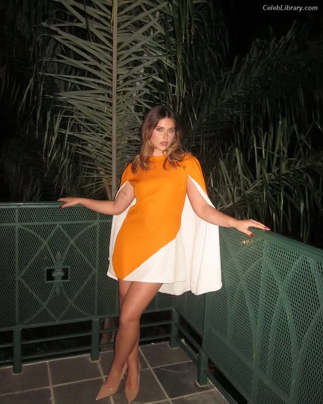 Nicole Wallace photo 4 of 258