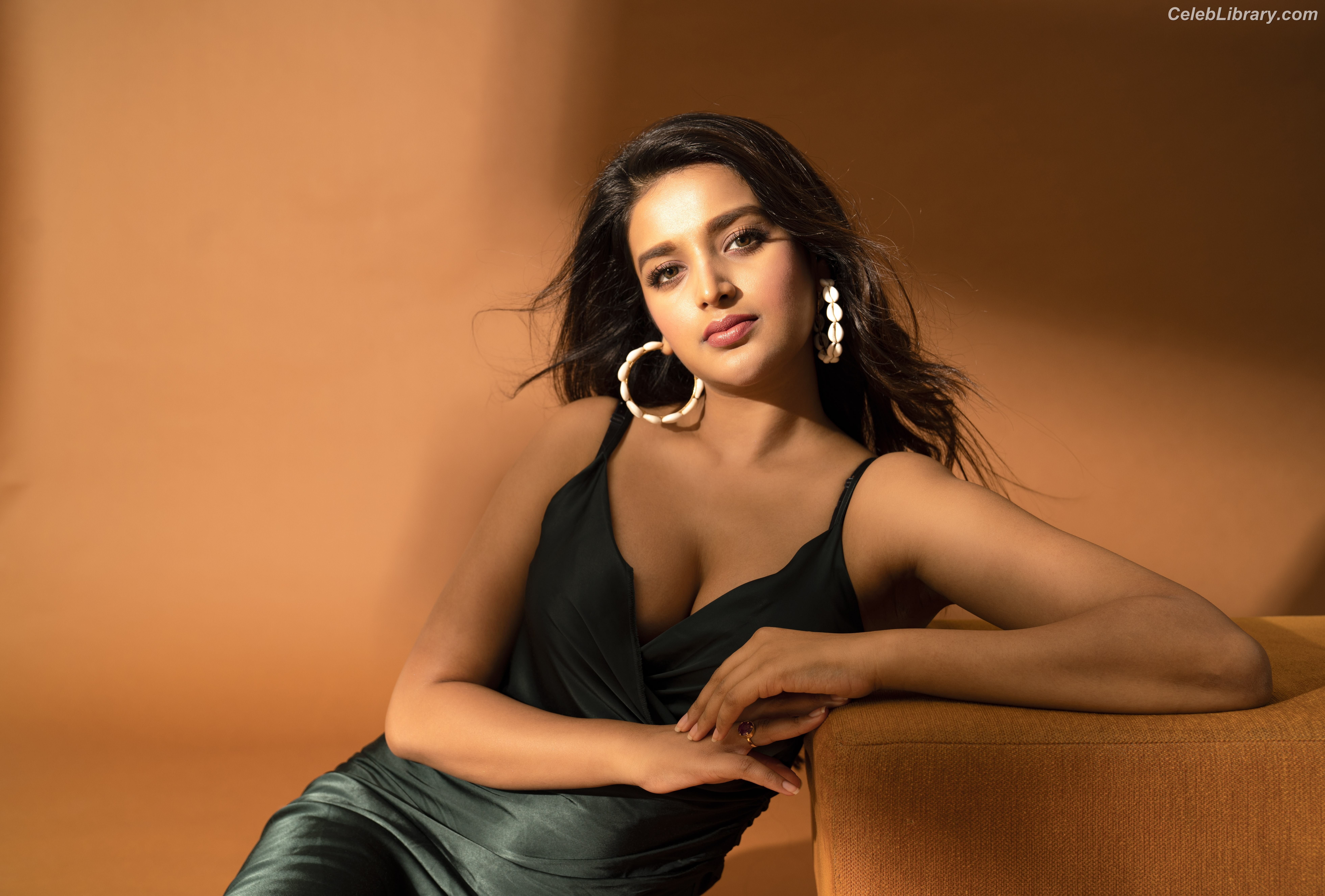 Nidhhi Agerwal photo 10 of 100