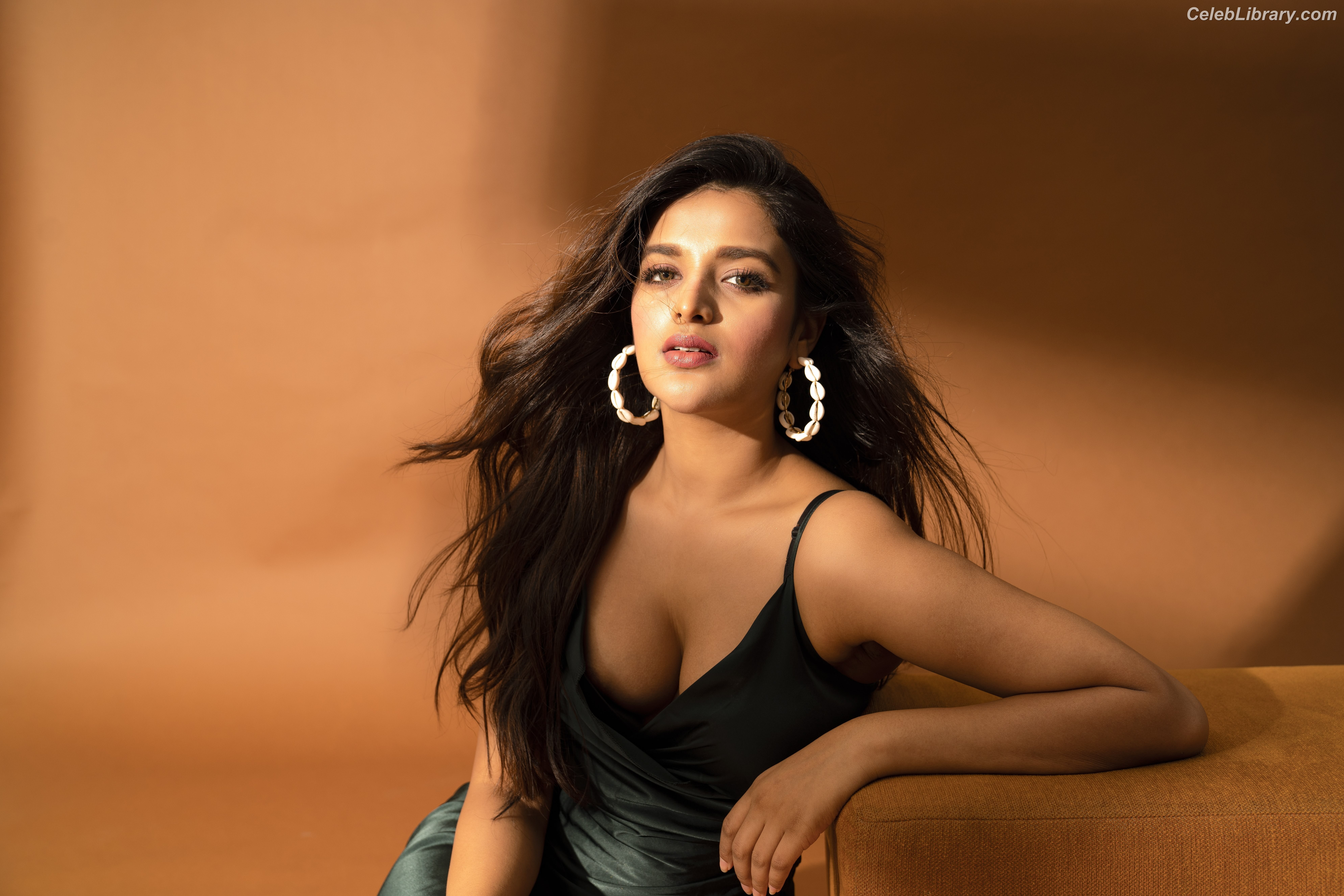 Nidhhi Agerwal photo 11 of 100