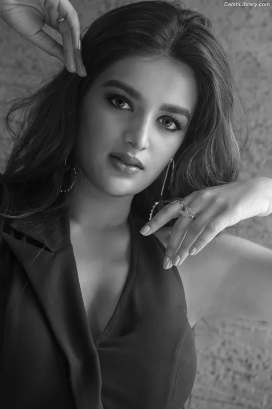 Nidhhi Agerwal photo 3 of 100