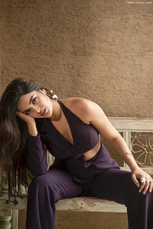 Nidhhi Agerwal photo 7 of 100