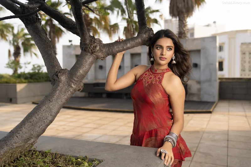 Nidhhi Agerwal photo 7 of 100