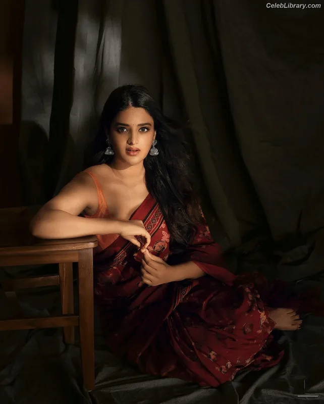 Nidhhi Agerwal photo 9 of 100