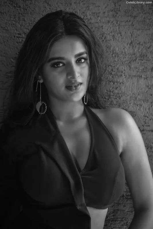 Nidhhi Agerwal photo 11 of 100