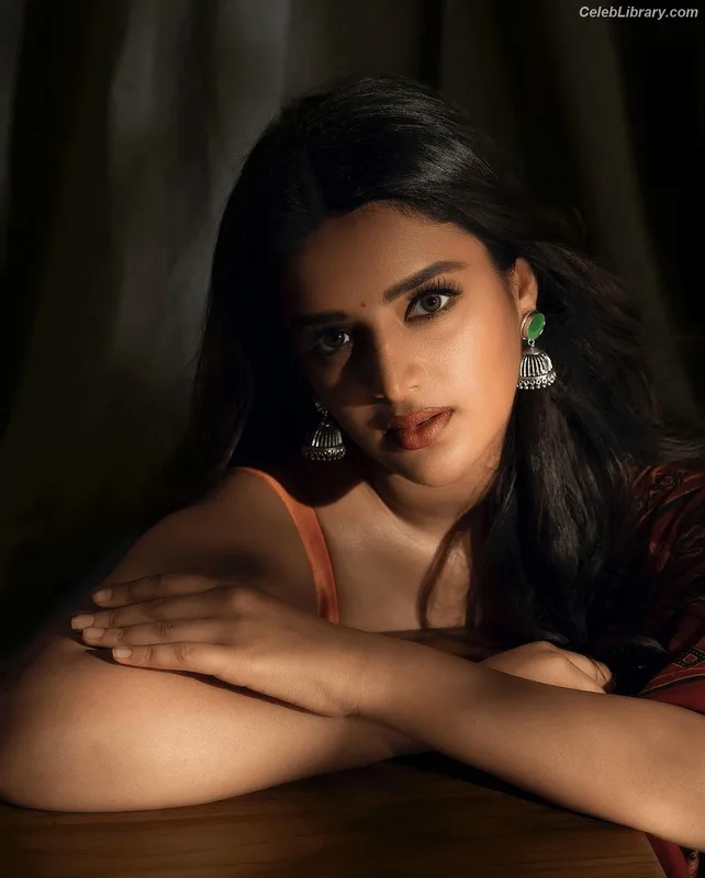 Nidhhi Agerwal photo 15 of 100