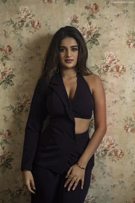 Nidhhi Agerwal photo 23 of 100