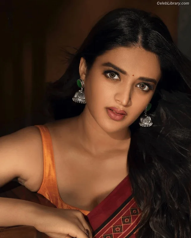 Nidhhi Agerwal photo 24 of 100