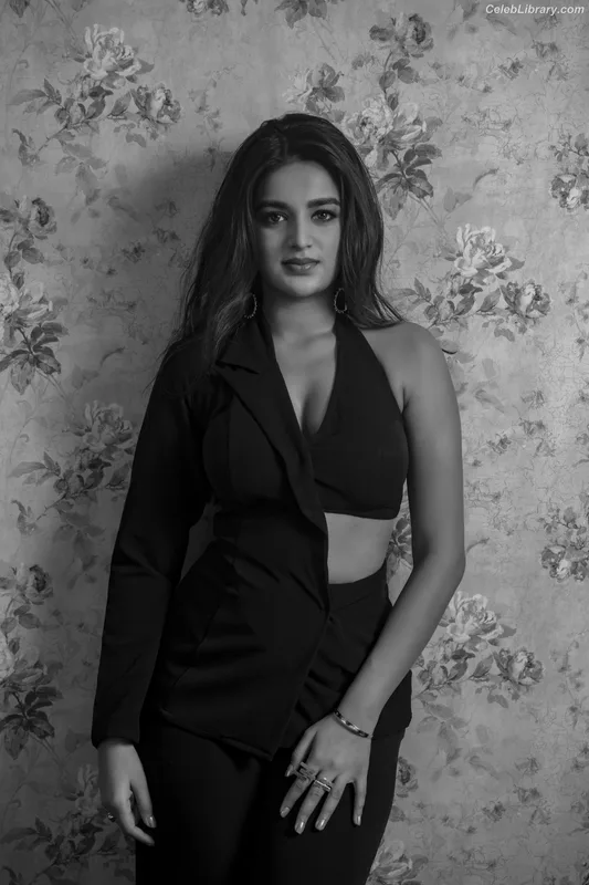 Nidhhi Agerwal photo 3 of 100