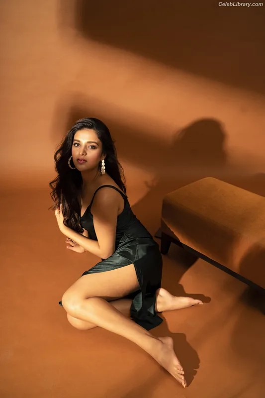 Nidhhi Agerwal photo 6 of 100