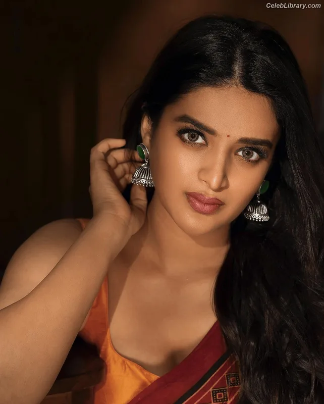 Nidhhi Agerwal photo 7 of 100