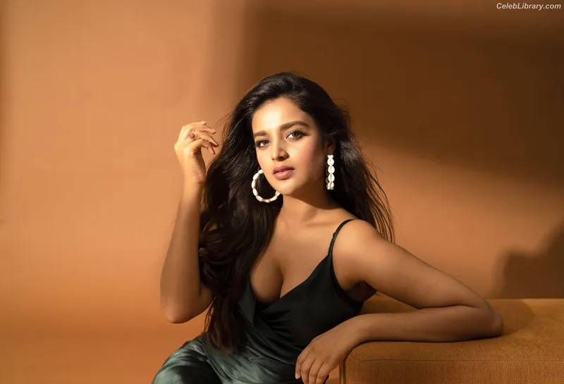 Nidhhi Agerwal photo 13 of 100