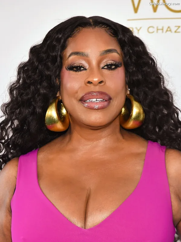 Niecy Nash photo 11 of 153